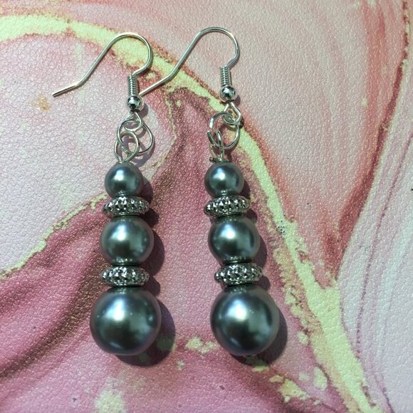 Elegant Faux Pearl Drop Earrings – Grey & Ivory with Silver/Gold Accents, Lightw - Picture 2 of 2
